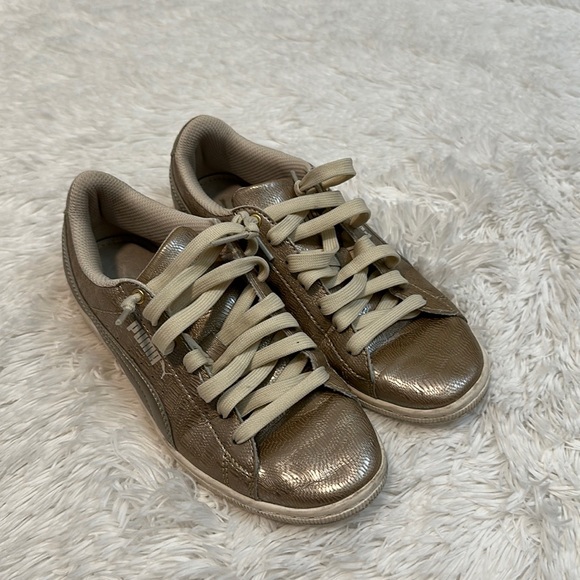 🐺 Puma Metallic Sneakers - Picture 1 of 6